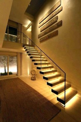 楼梯灯最佳安装位置图图片